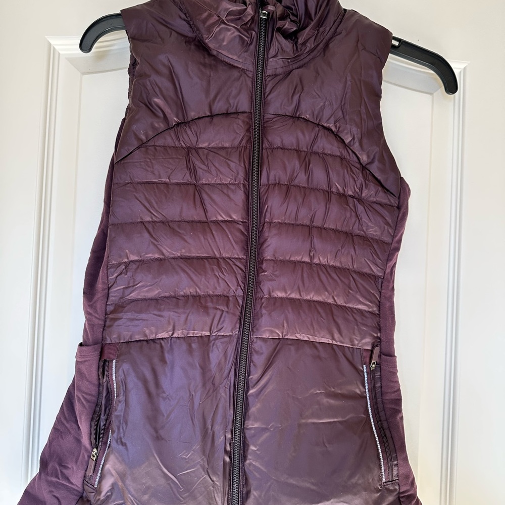Lululemon light weight purple vest size 4 - Picture 3 of 3